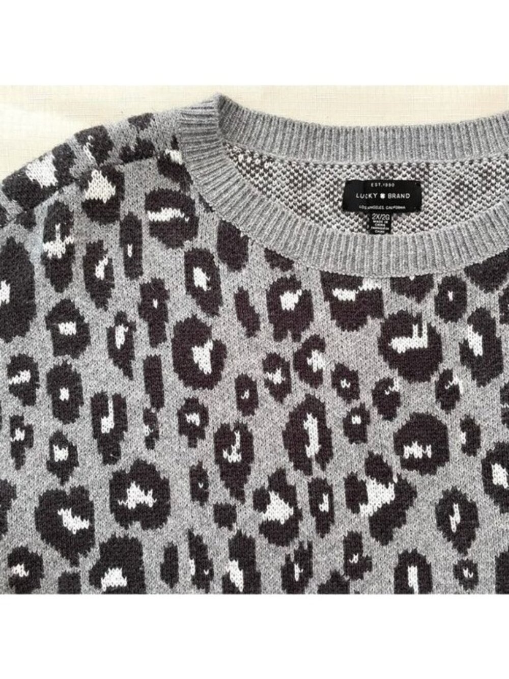 Lucky Brand Sweater Size 2X Gray Leopard Print Crew Neck Soft Knit Pullover - Picture 3 of 7